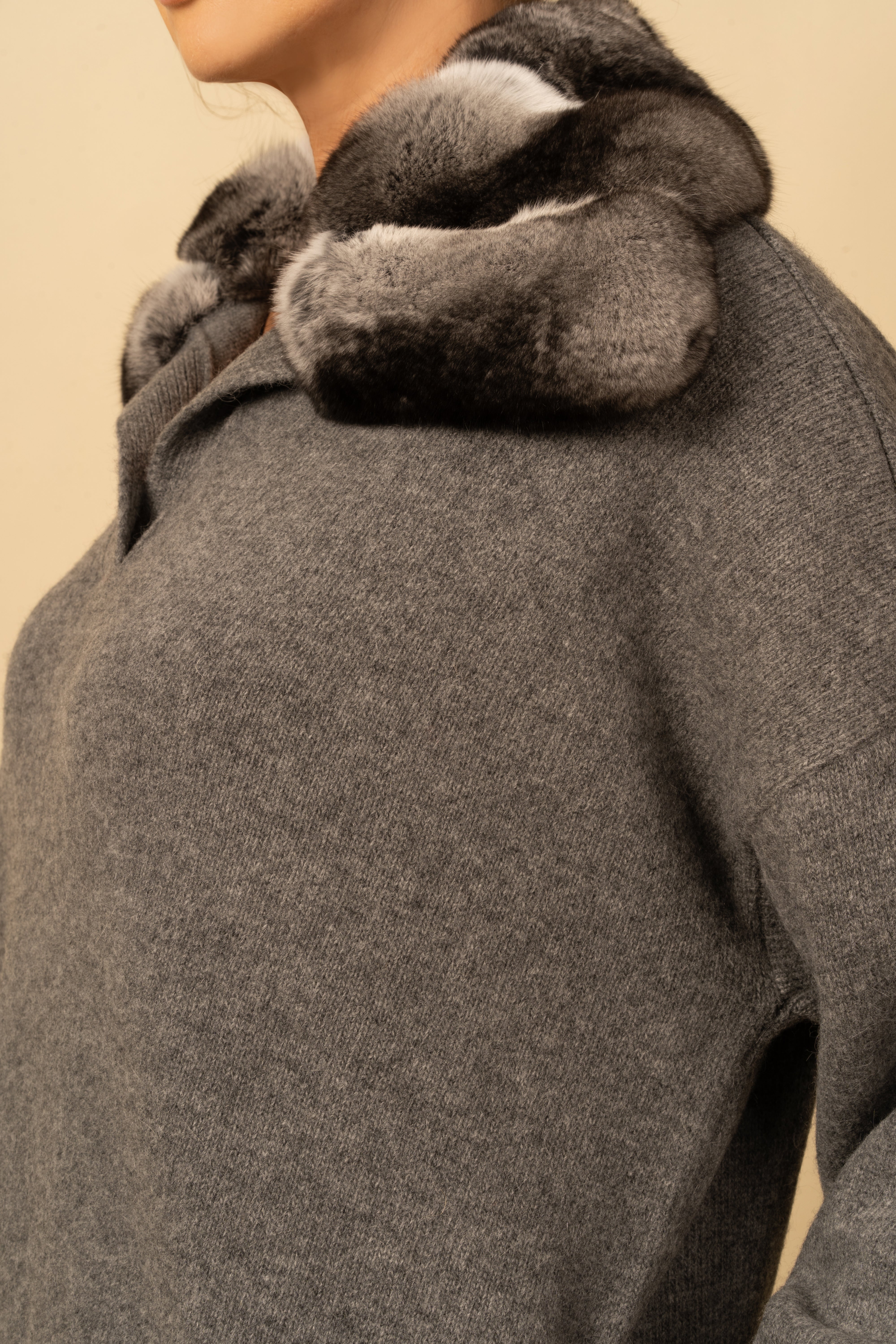 Magic of Grey Tones: Chinchilla fur Luxury Set
