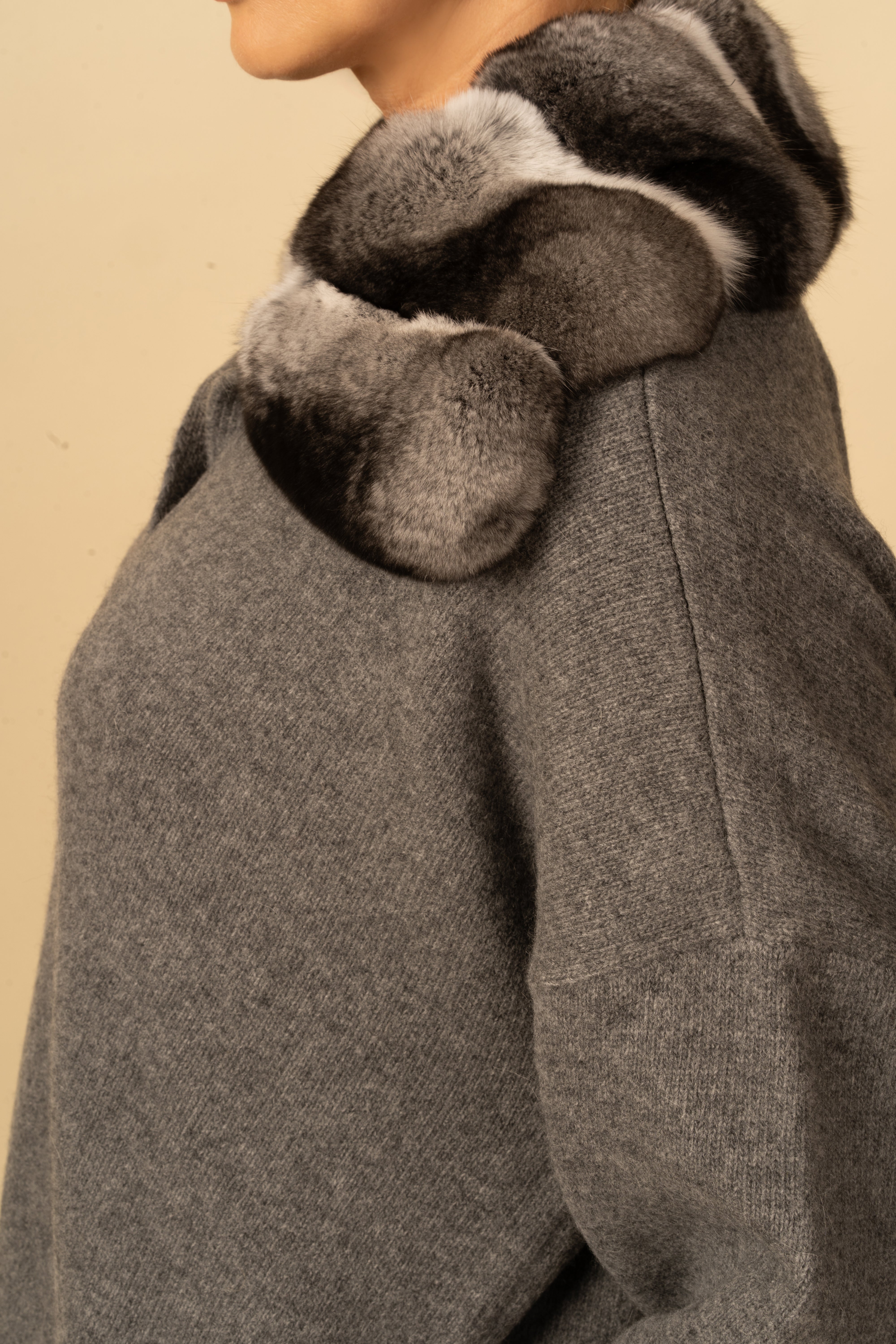 Magic of Grey Tones: Chinchilla fur Luxury Set