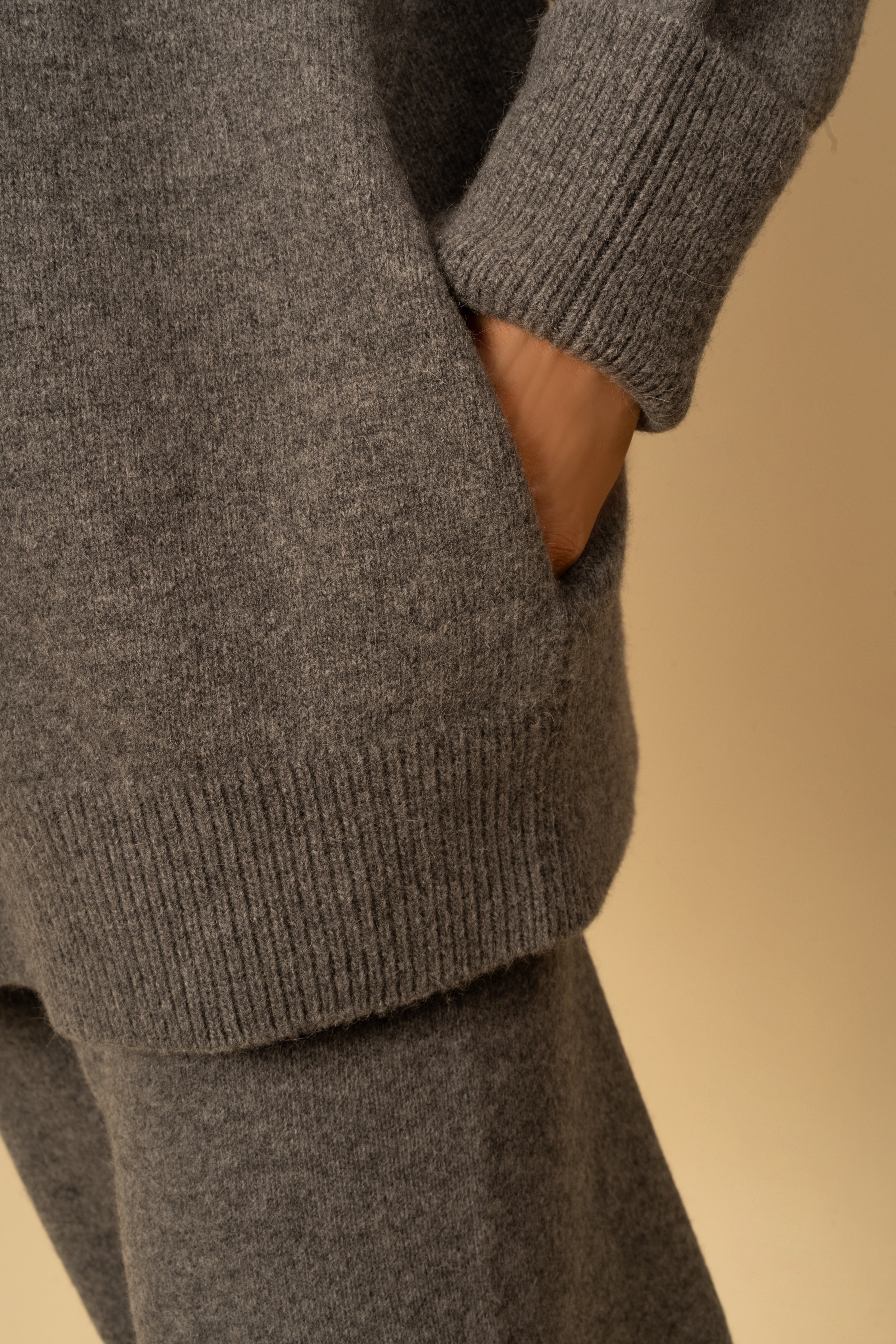 Magic of Grey Tones: Chinchilla fur Luxury Set