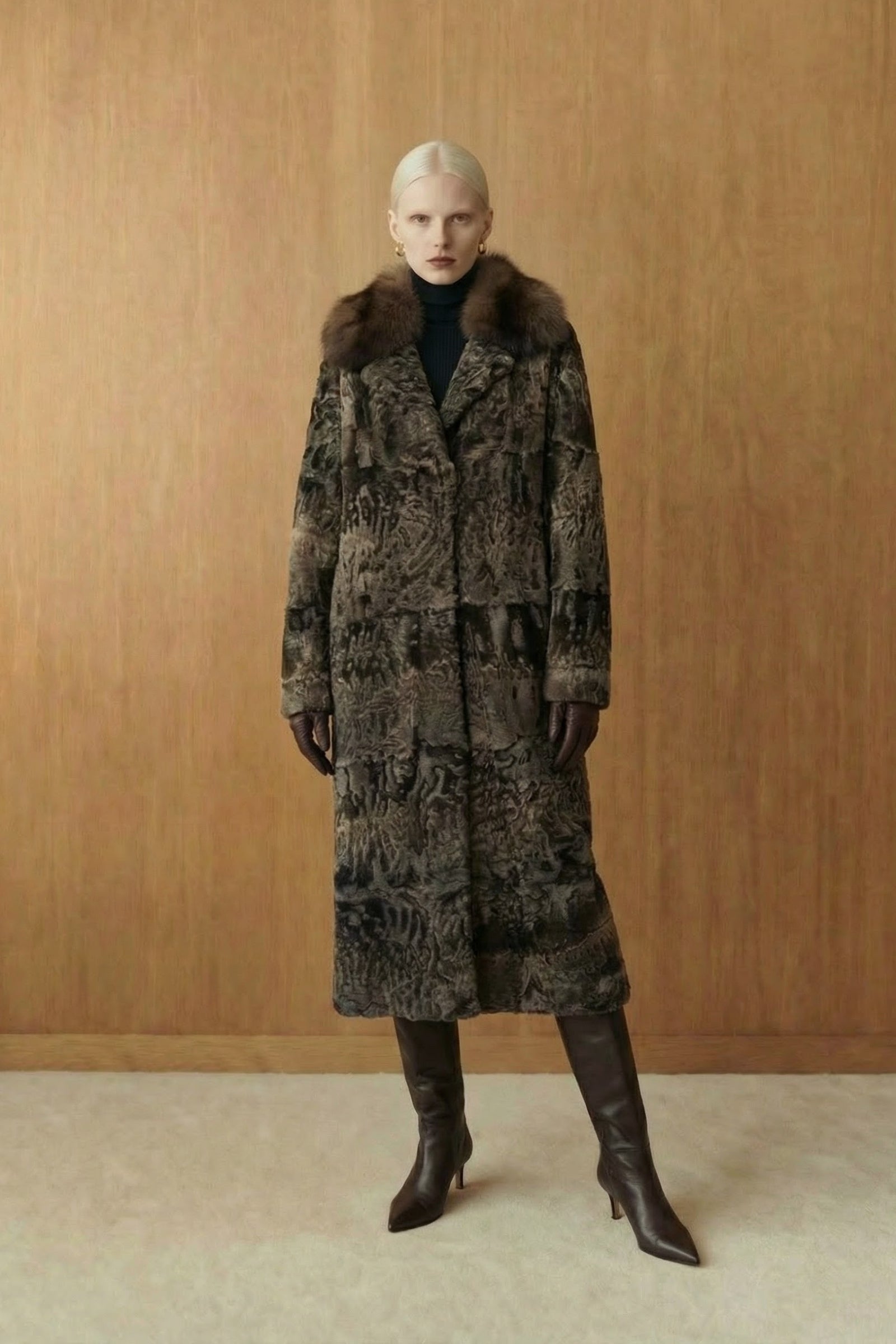 Noir Éclipse Swakara Coat