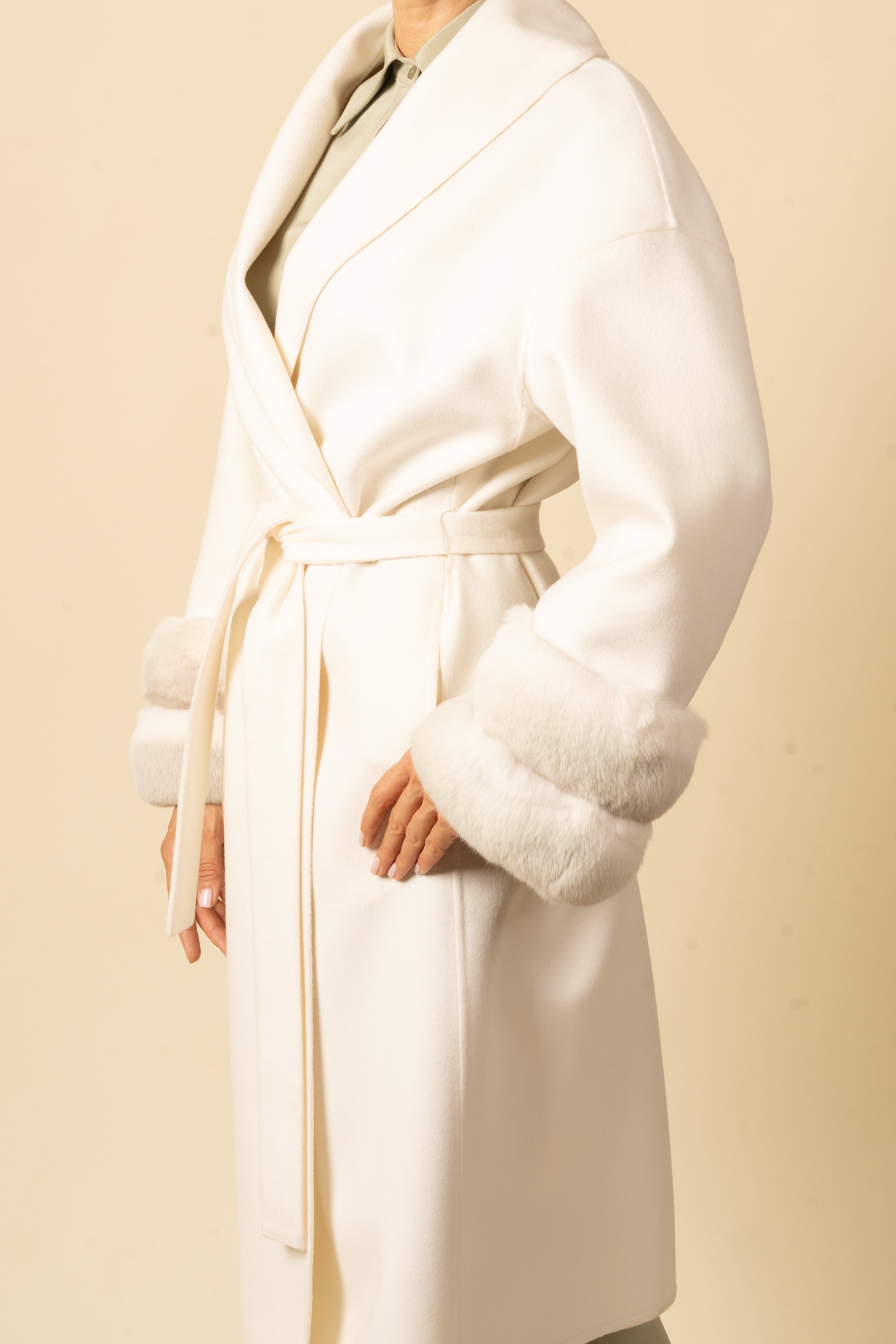 Vanilla Vogue Coat - Cashmere with Chinchilla Fur Sleeves