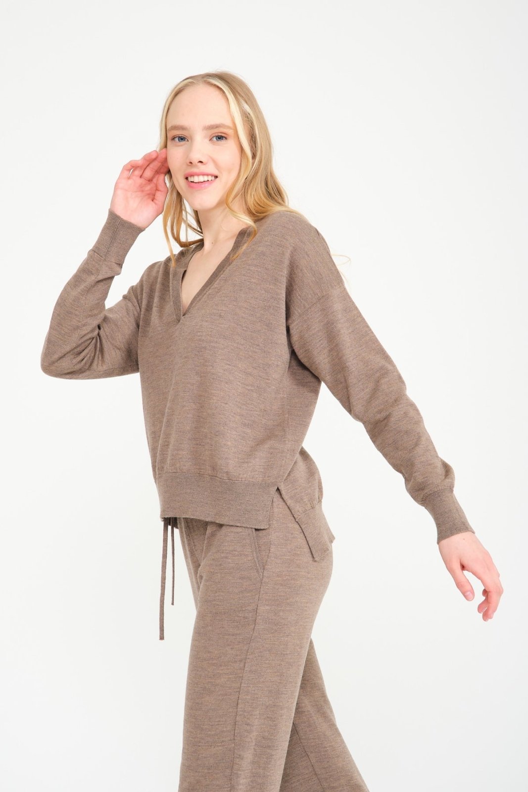 Beige Knit Sweater & Pants Set - ADAMO