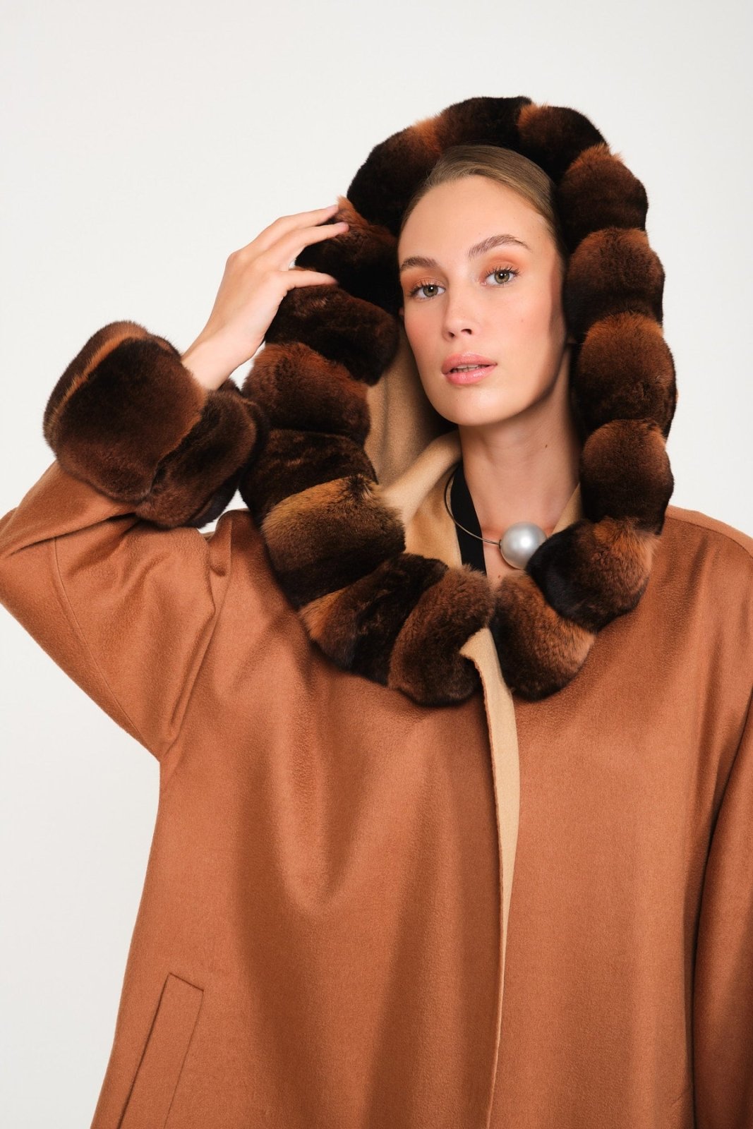 Canella / Camel Hooded Cashmere Chinchilla Fur Abaya - ADAMO