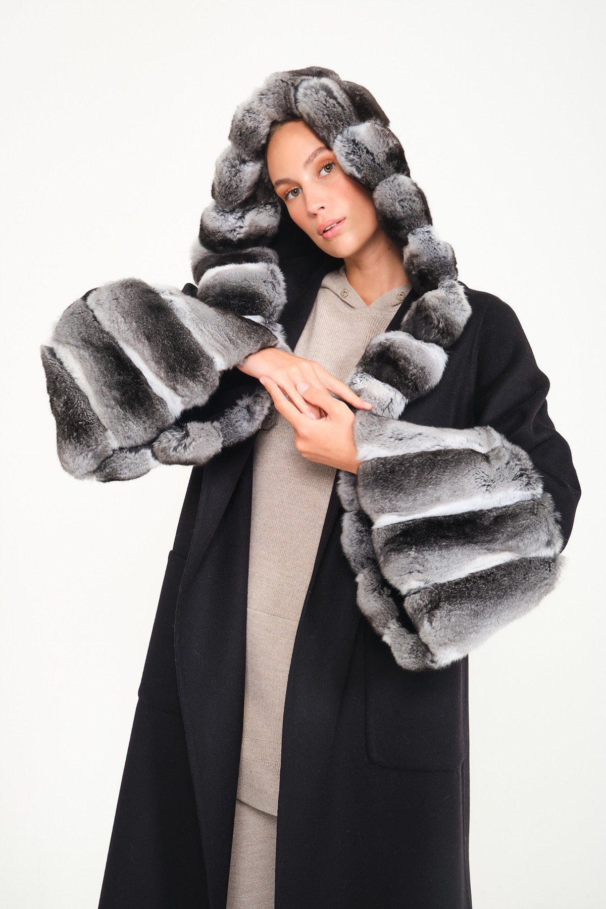 Black Hooded Wool Chinchilla Fur Abaya